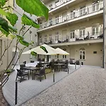 Ea Hotel New Town